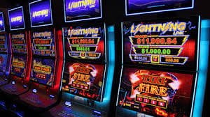 Meja baccarat dealer langsung di mantulslot dengan studio profesional